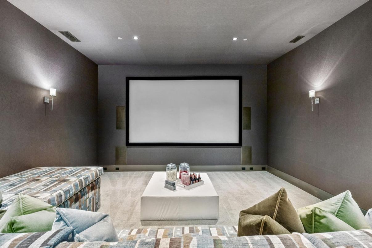 Interior, Projection Screen, Recessed Lighting, Theatre Room