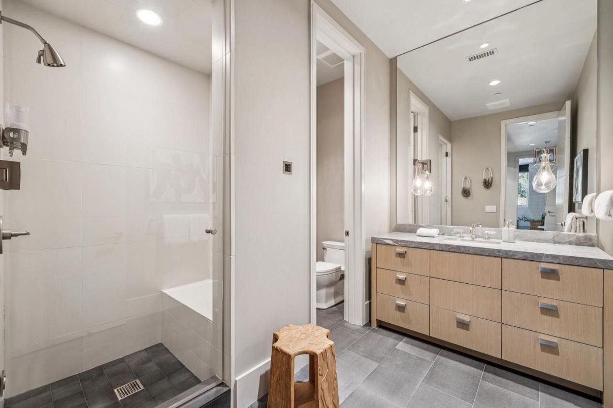 Bathroom, Interior, Recessed Lighting