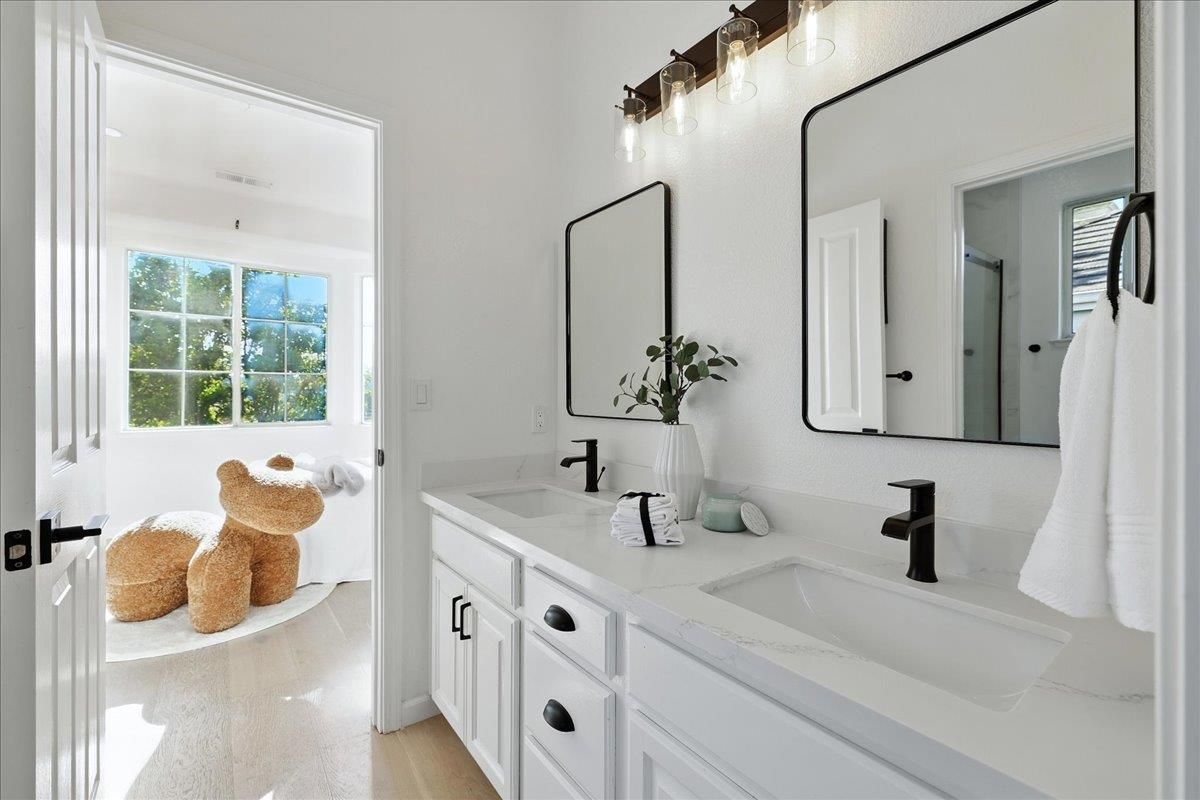 Bathroom, Dual Sink Vanities, Interior, Wood Texture Flooring