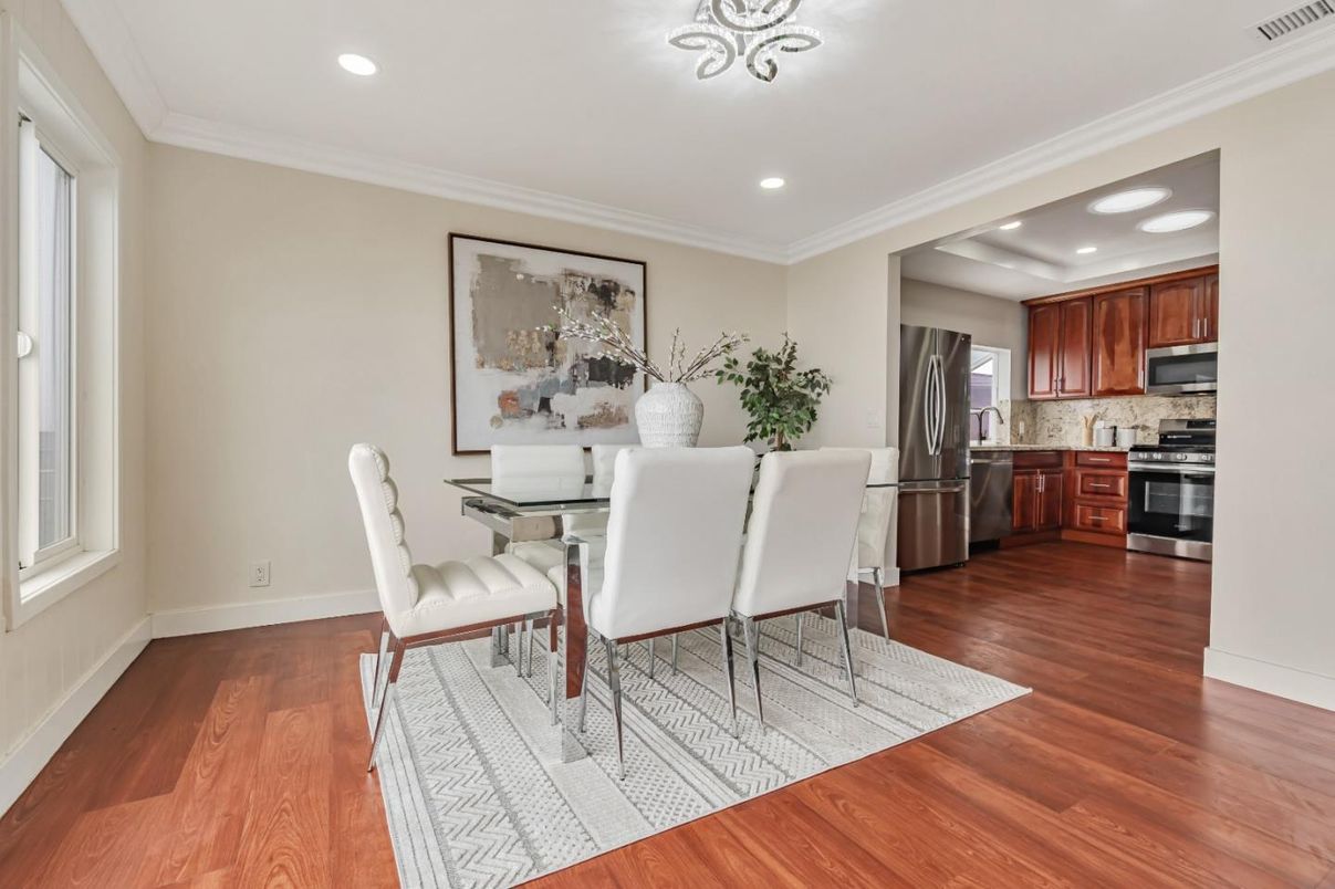 Dining room, Interior, Kitchen, Recessed Lighting, Stainless Steel Appliances, Wood Texture Flooring