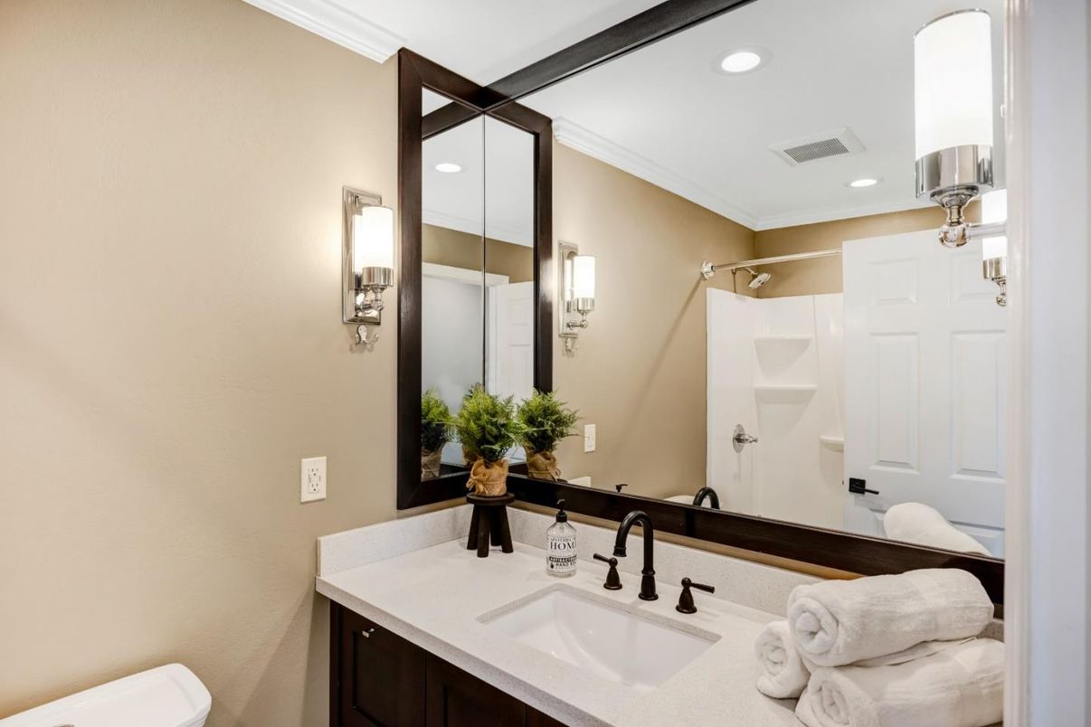 Bathroom, Interior, Recessed Lighting