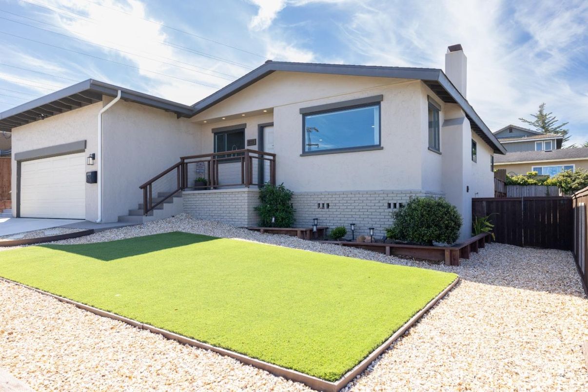 Attached, Backyard, Exterior, Facade, American Craftsman