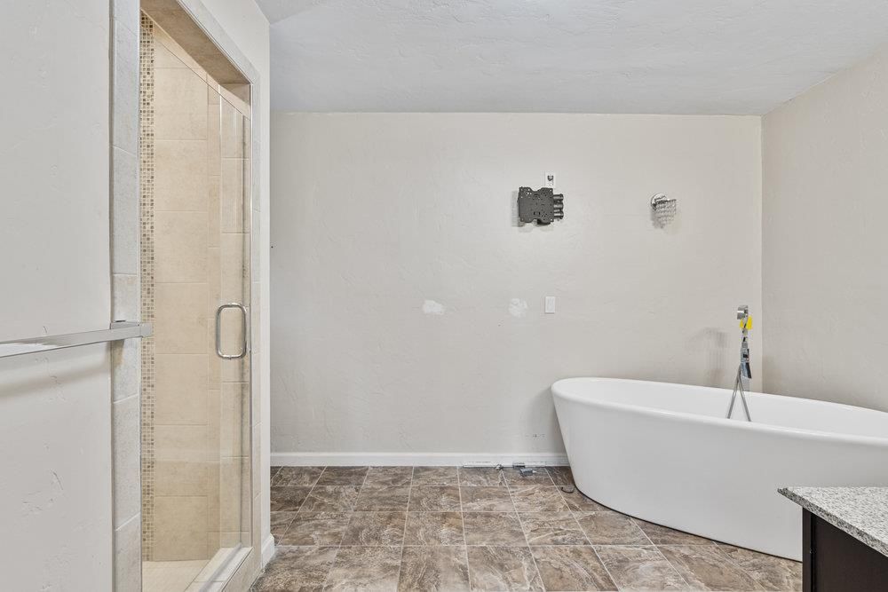 Bathroom, Free Standing Baths, Interior