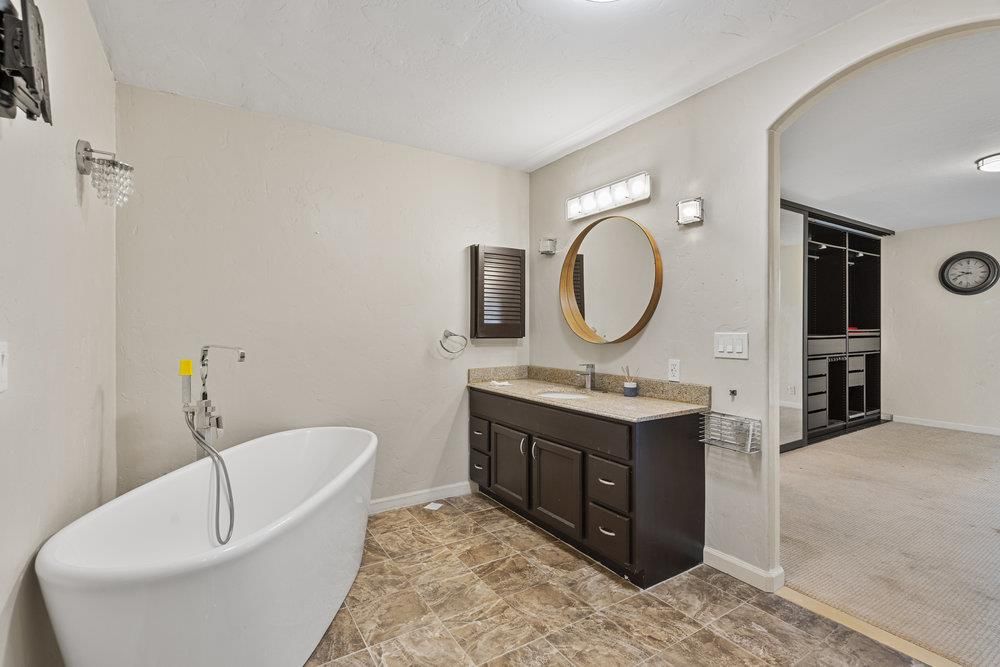 Bathroom, Dual Sink Vanities, Free Standing Baths, Interior