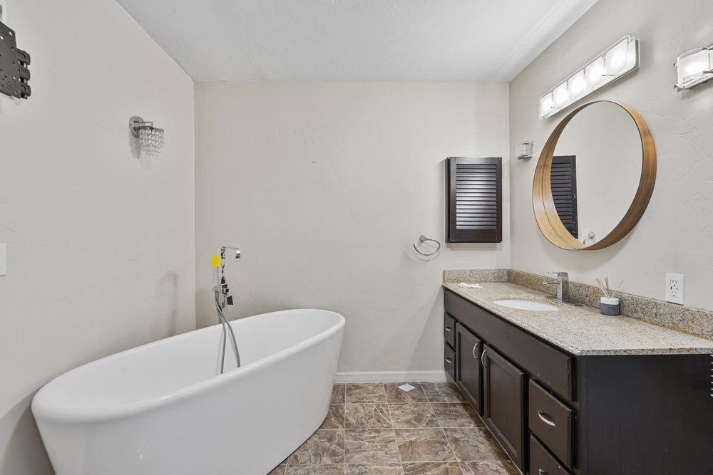 Bathroom, Dual Sink Vanities, Free Standing Baths, Interior