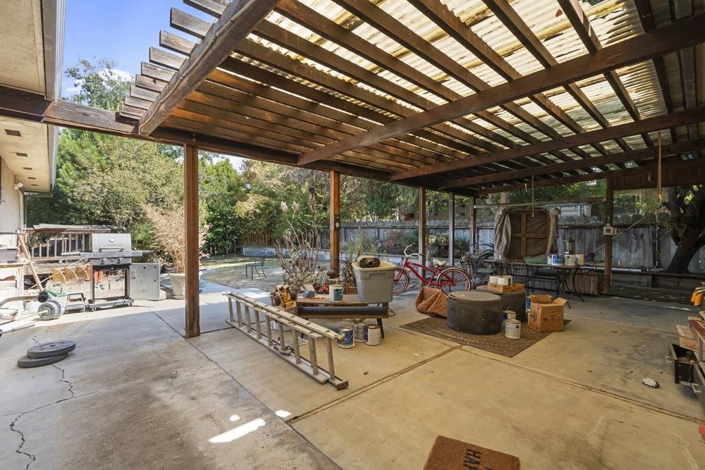 Exterior, Outdoor Kitchen