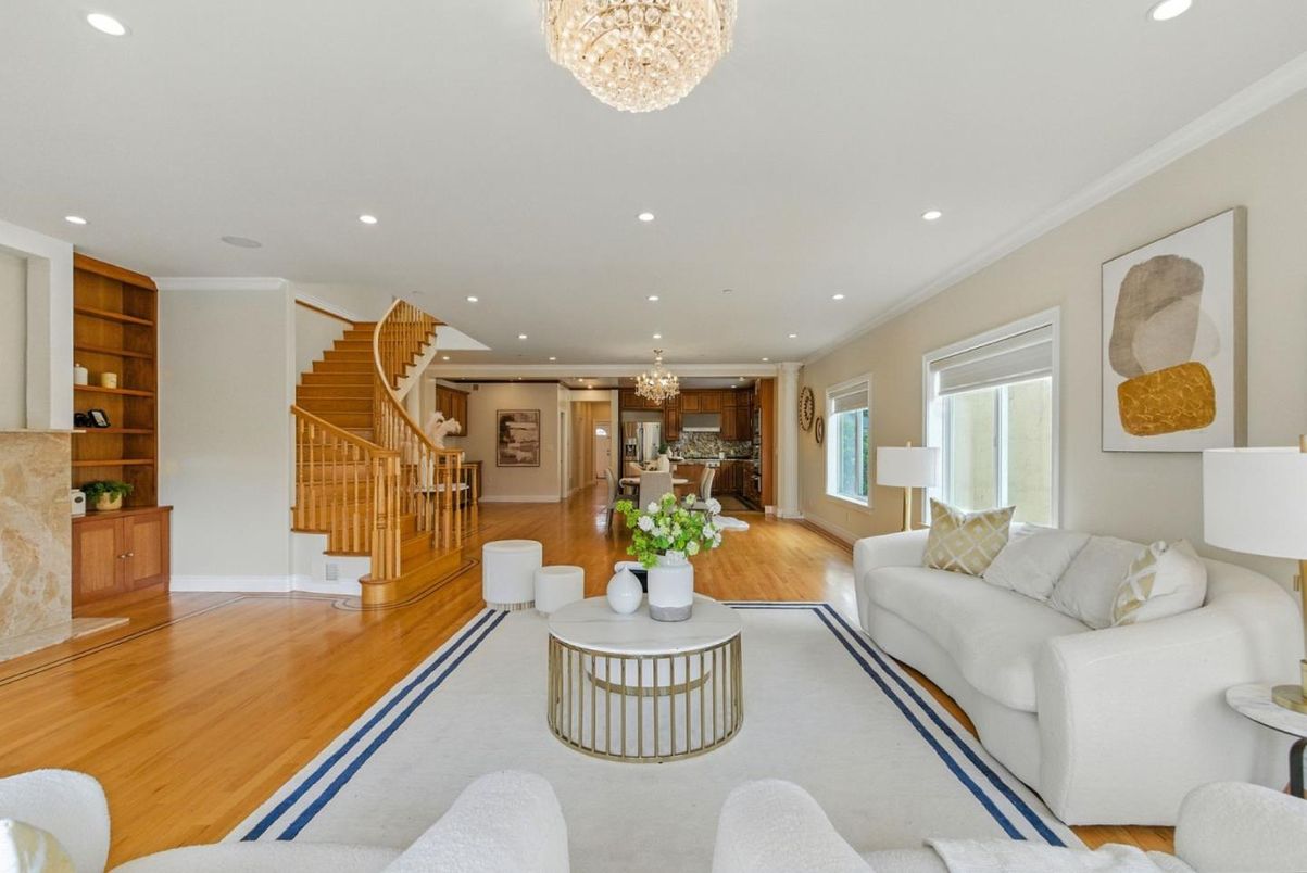 Chandelier, Dining room, Interior, Living room, Recessed Lighting, Wood Texture Flooring