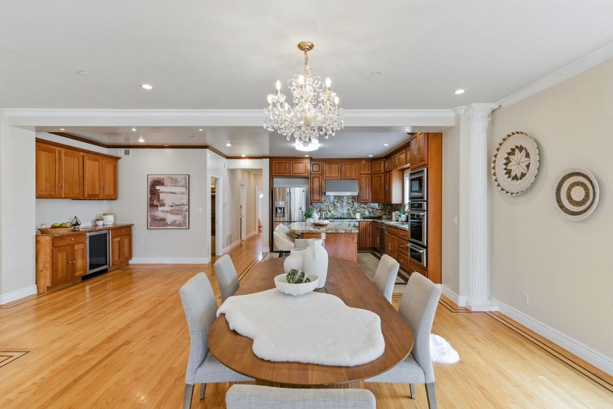 Chandelier, Dining room, Interior, Kitchen, Recessed Lighting, Stainless Steel Appliances, Wood Texture Flooring