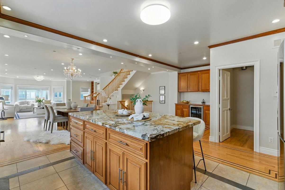 Chandelier, Dining room, Interior, Kitchen, Living room, Recessed Lighting, Wood Texture Flooring