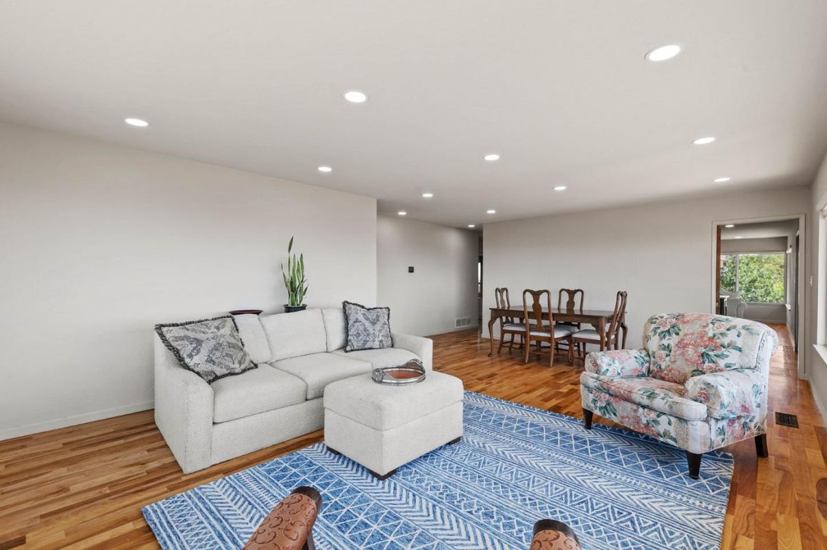Dining room, Interior, Living room, Recessed Lighting, Wood Texture Flooring