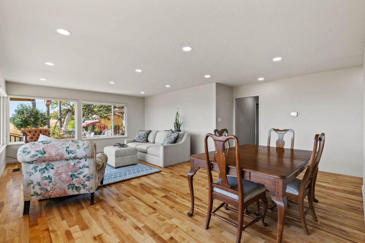 Dining room, Interior, Living room, Recessed Lighting, Wood Texture Flooring