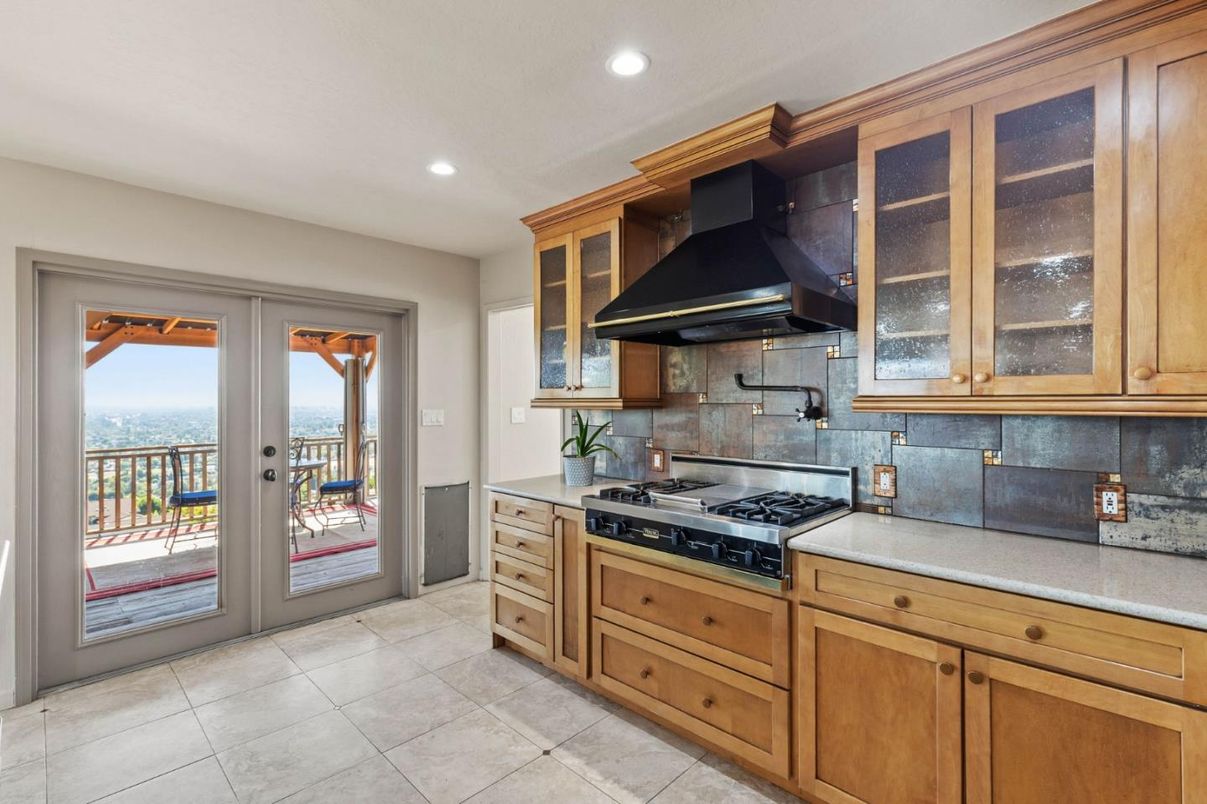 Interior, Kitchen, Recessed Lighting, Water