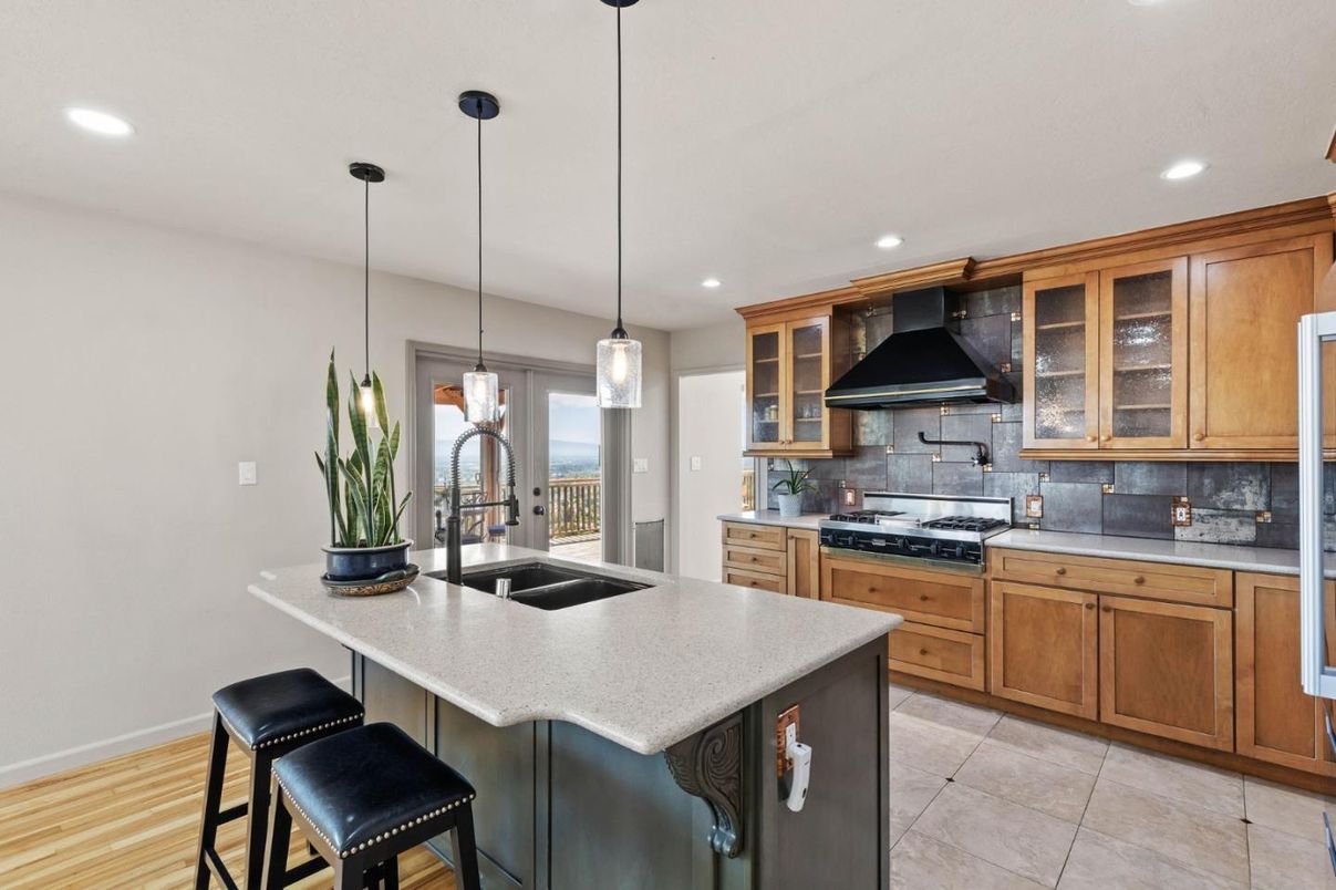Interior, Kitchen, Pendant Lights, Recessed Lighting, Stainless Steel Appliances