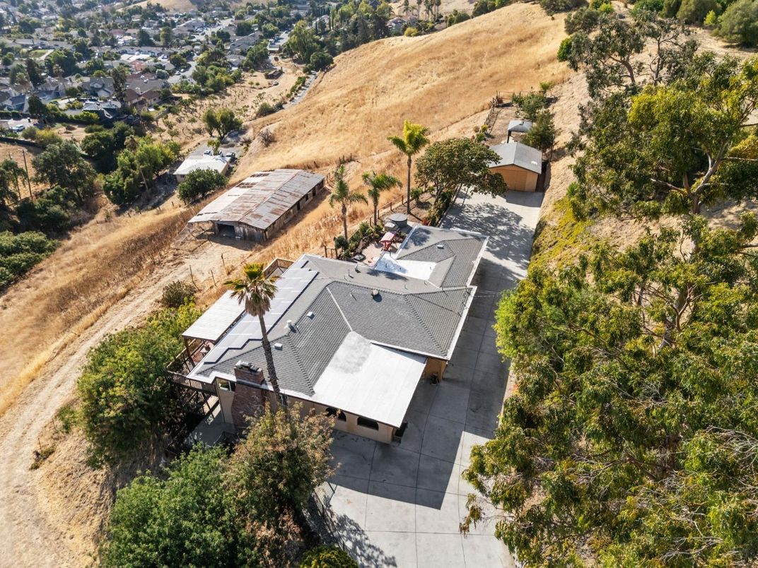 Exterior, Drone