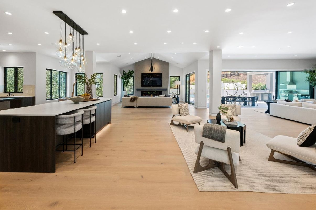 Fireplace, Interior, Living room, Pendant Lights, Recessed Lighting, Wood Texture Flooring