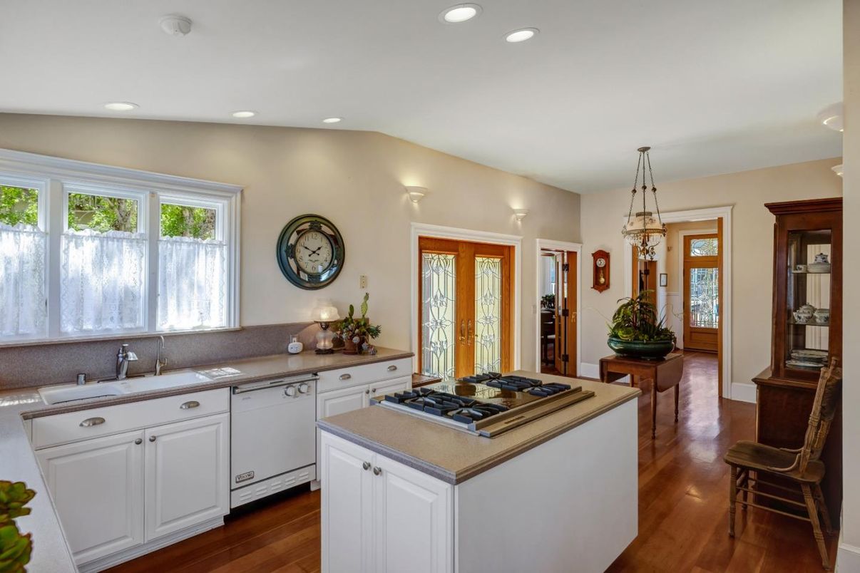 Interior, Kitchen, Pendant Lights, Recessed Lighting, Wood Texture Flooring
