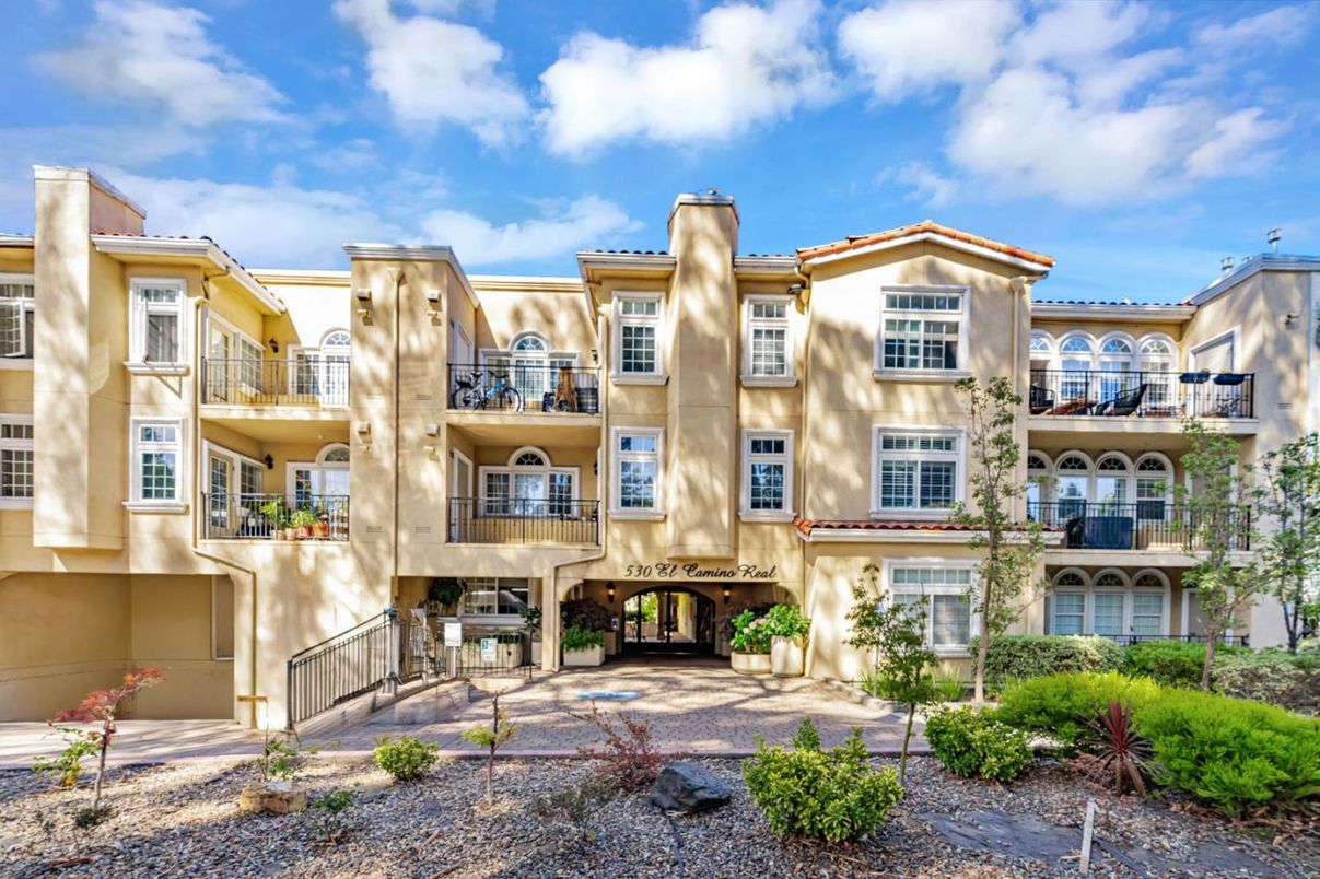 Exterior, Facade, Condo Building