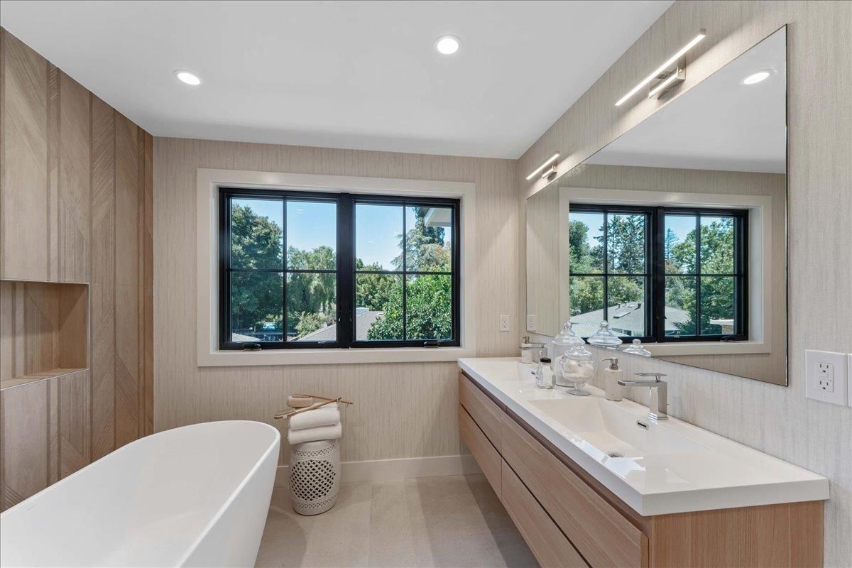 Bathroom, Dual Sink Vanities, Free Standing Baths, Interior, Recessed Lighting