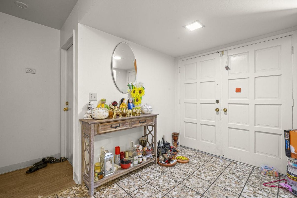Interior, Recessed Lighting