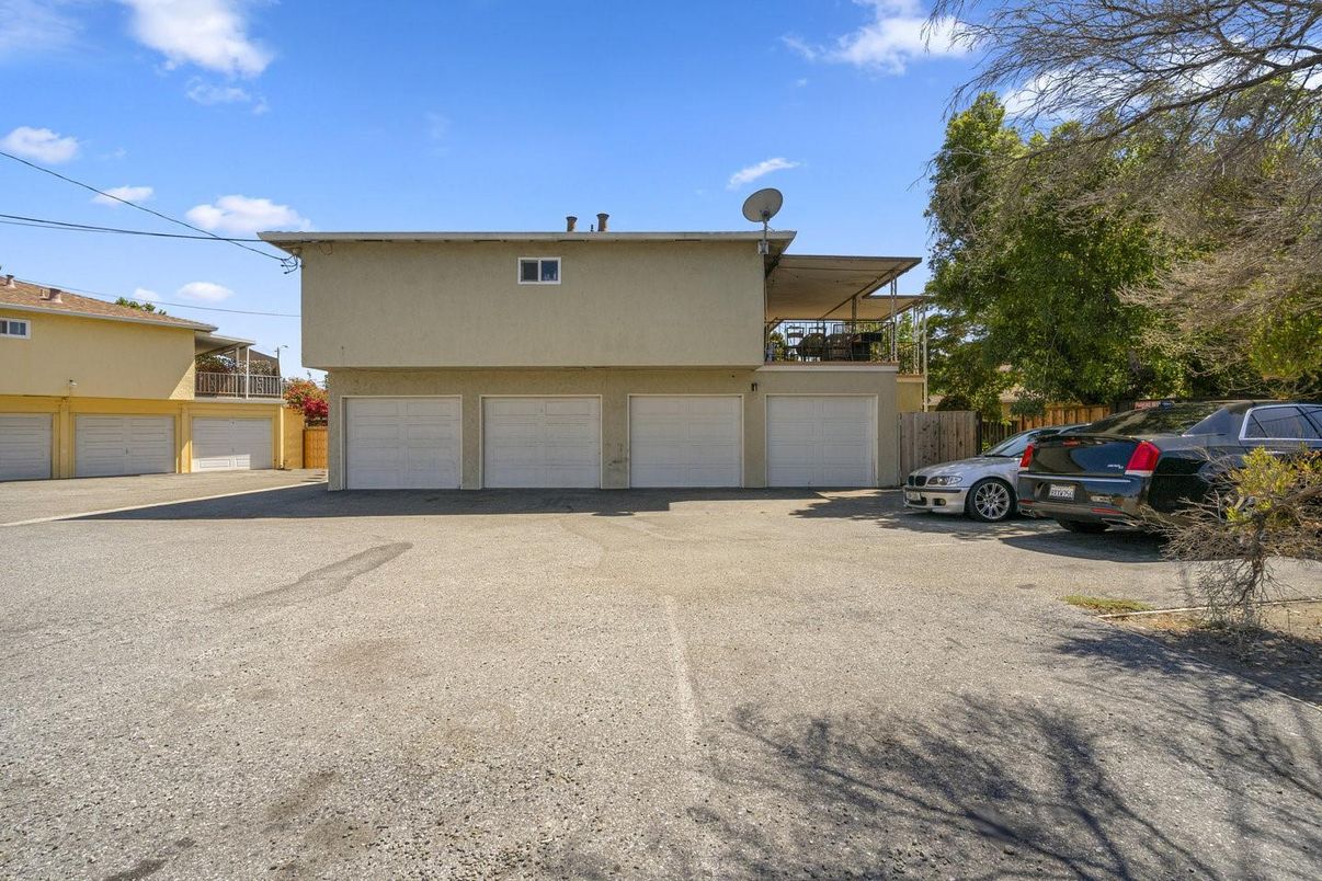 Detached Garage, Exterior