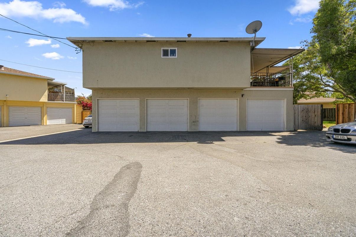 Detached Garage, Exterior