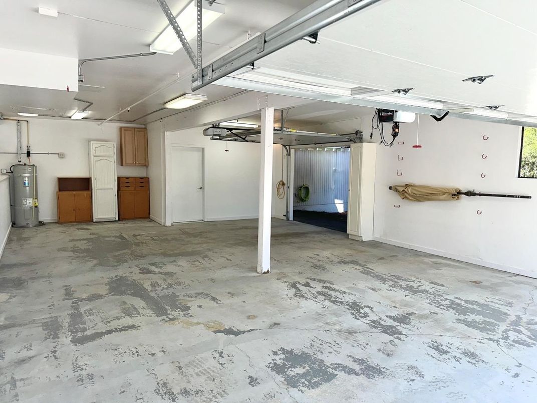 Garage, Interior