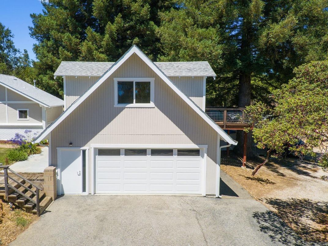 Detached Garage, Exterior