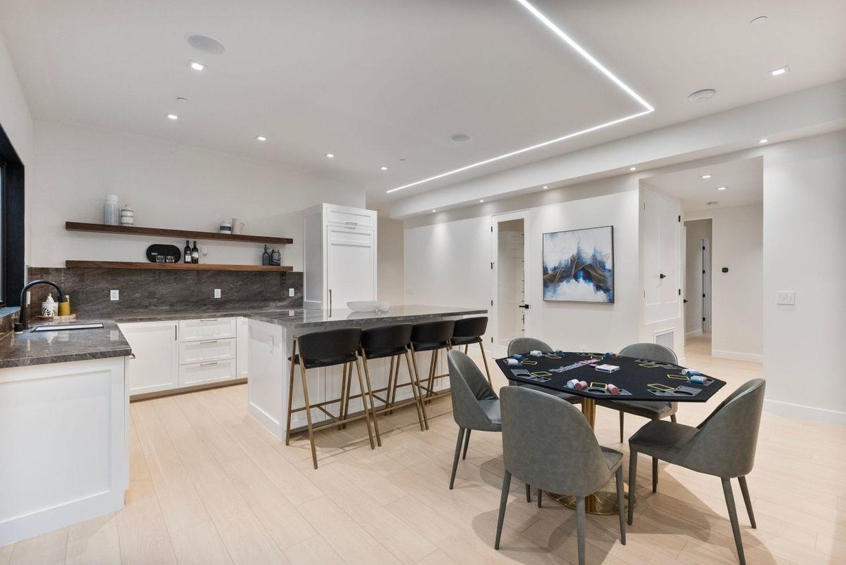 Dining room, Interior, Kitchen, Recessed Lighting, Wood Texture Flooring