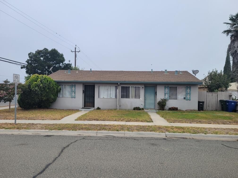 Exterior, Facade, Ranch