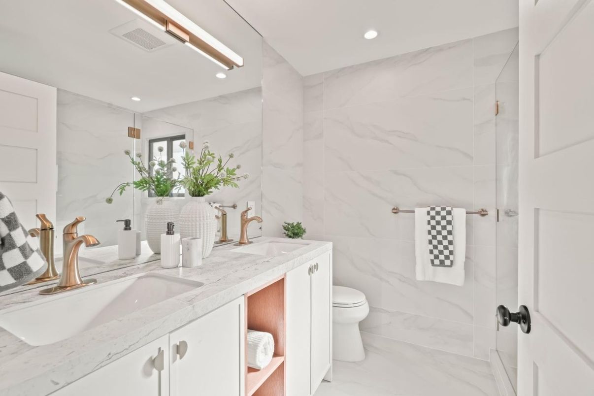 Bathroom, Dual Sink Vanities, Interior, Marble, Marble Walls, Recessed Lighting