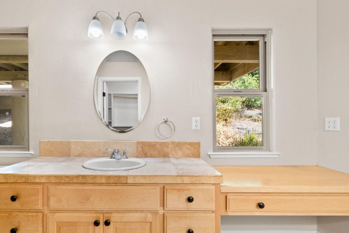 Bathroom, Interior, Tile Countertops