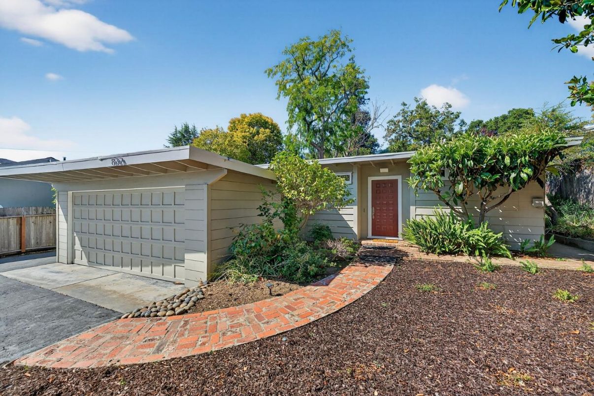Detached Garage, Exterior