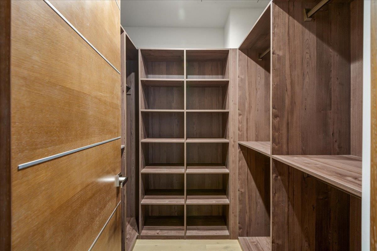 Interior, Walk-in Closets, Wood Texture Flooring
