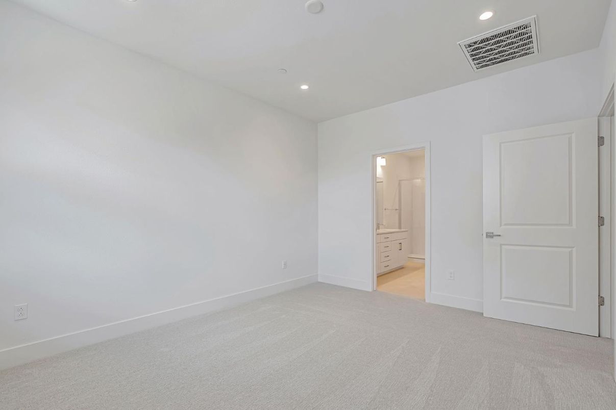 Bathroom, Empty room, Interior, Recessed Lighting