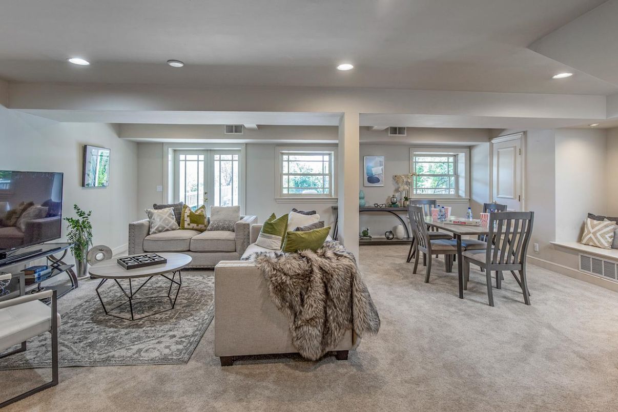 Dining room, Interior, Living room, Recessed Lighting