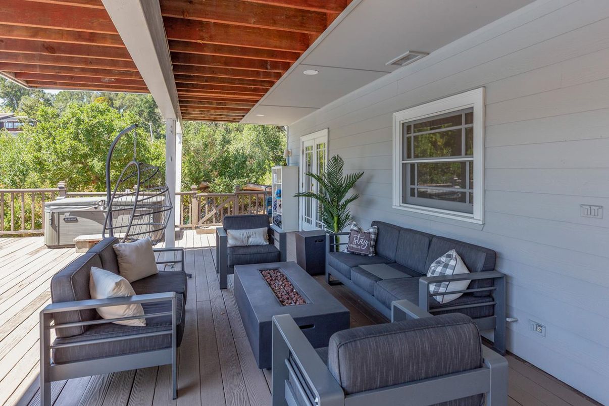 Exterior, Hot Tub