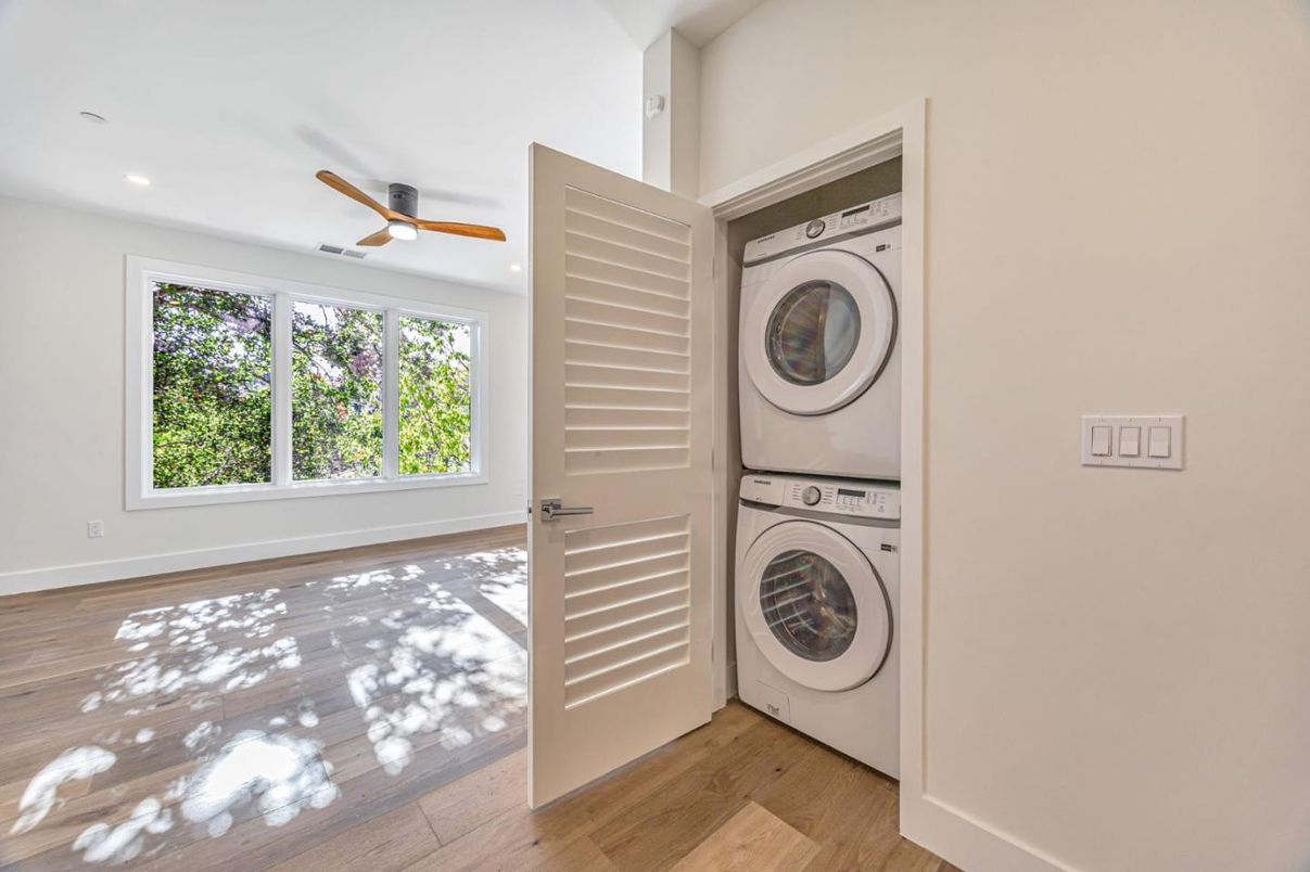 Interior, Recessed Lighting, Utility Closets, Washer, Wood Texture Flooring