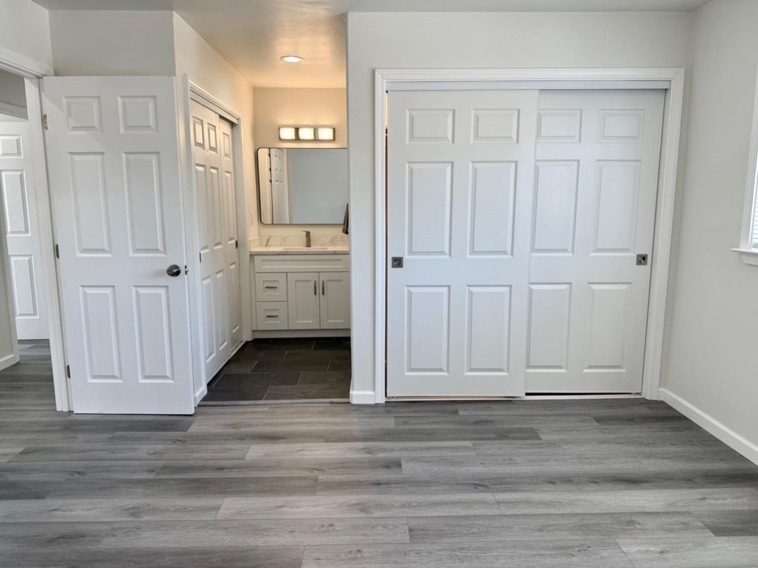 Bathroom, Interior, Recessed Lighting, Wood Texture Flooring