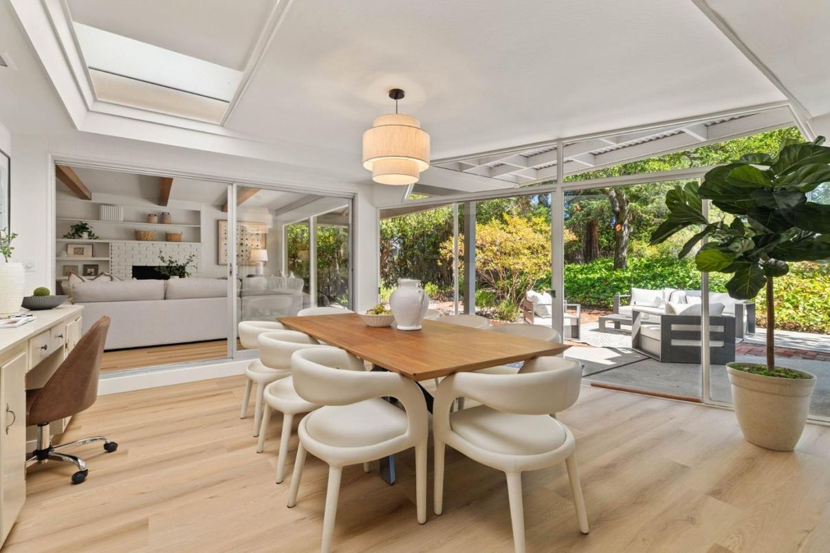 Chandelier, Dining room, Interior, Living room, Wood Texture Flooring