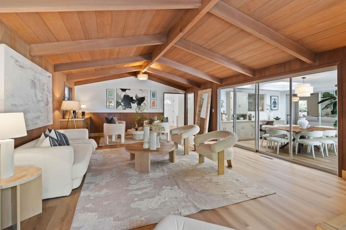 Dining room, Interior, Living room, Pendant Lights, Wooden Beams, Wooden Ceilings, Wood Texture Flooring