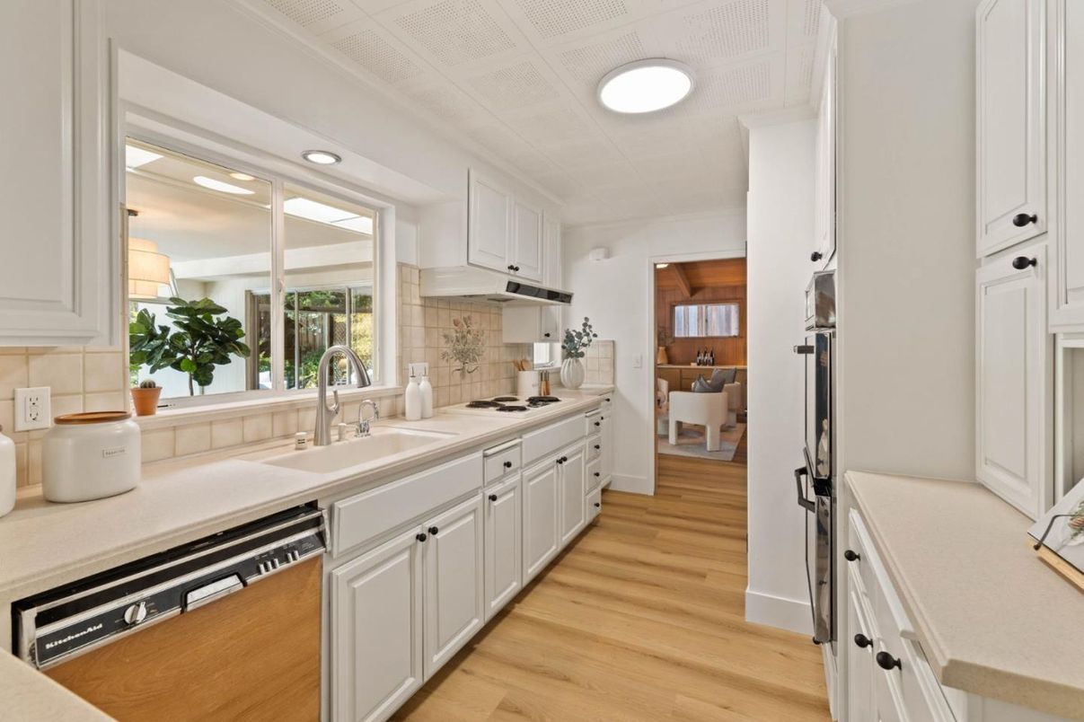 Interior, Kitchen, Recessed Lighting, Wood Texture Flooring