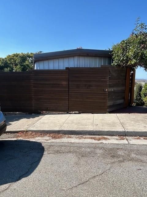 Detached Garage, Exterior