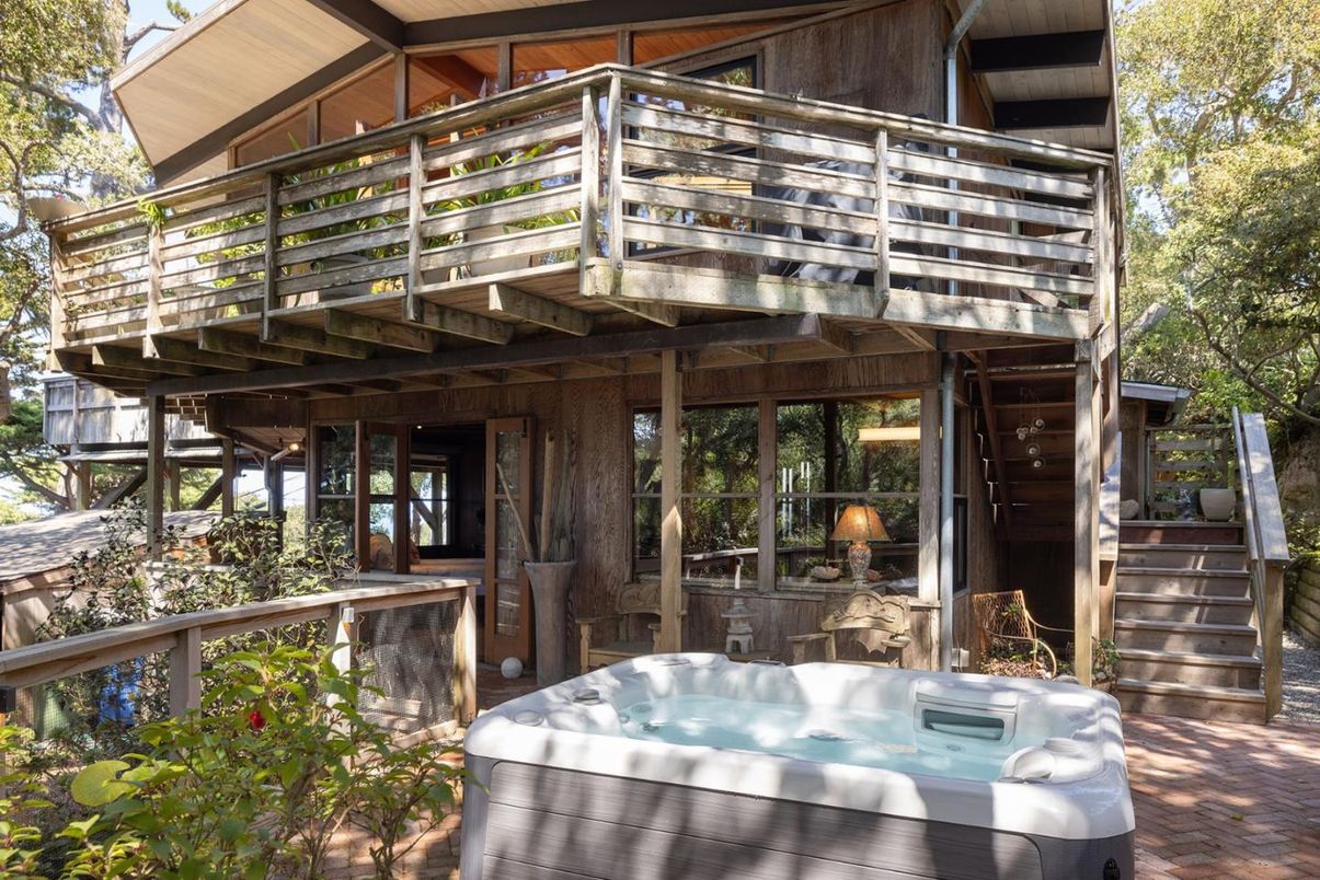 Exterior, Hot Tub