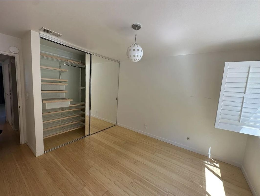 Empty room, Interior, Pendant Lights, Wood Texture Flooring