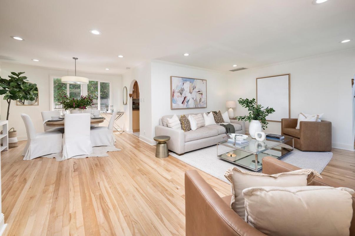 Dining room, Interior, Living room, Pendant Lights, Recessed Lighting, Wood Texture Flooring