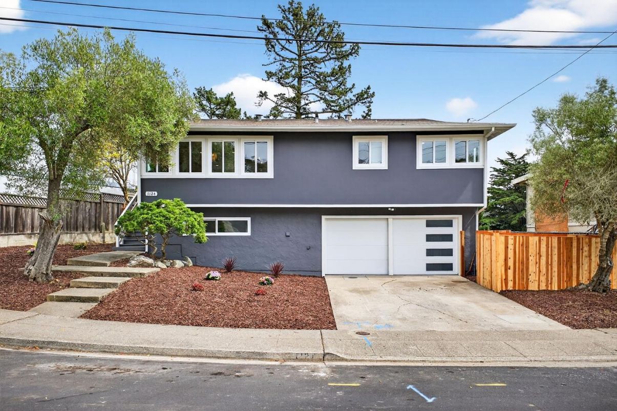 Attached, Exterior, Facade, Raised Ranch