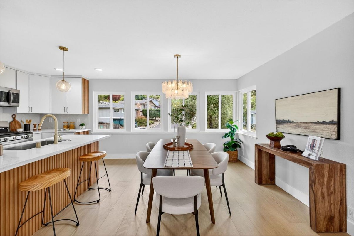 Chandelier, Dining room, Interior, Kitchen, Pendant Lights, Recessed Lighting, Wood Texture Flooring