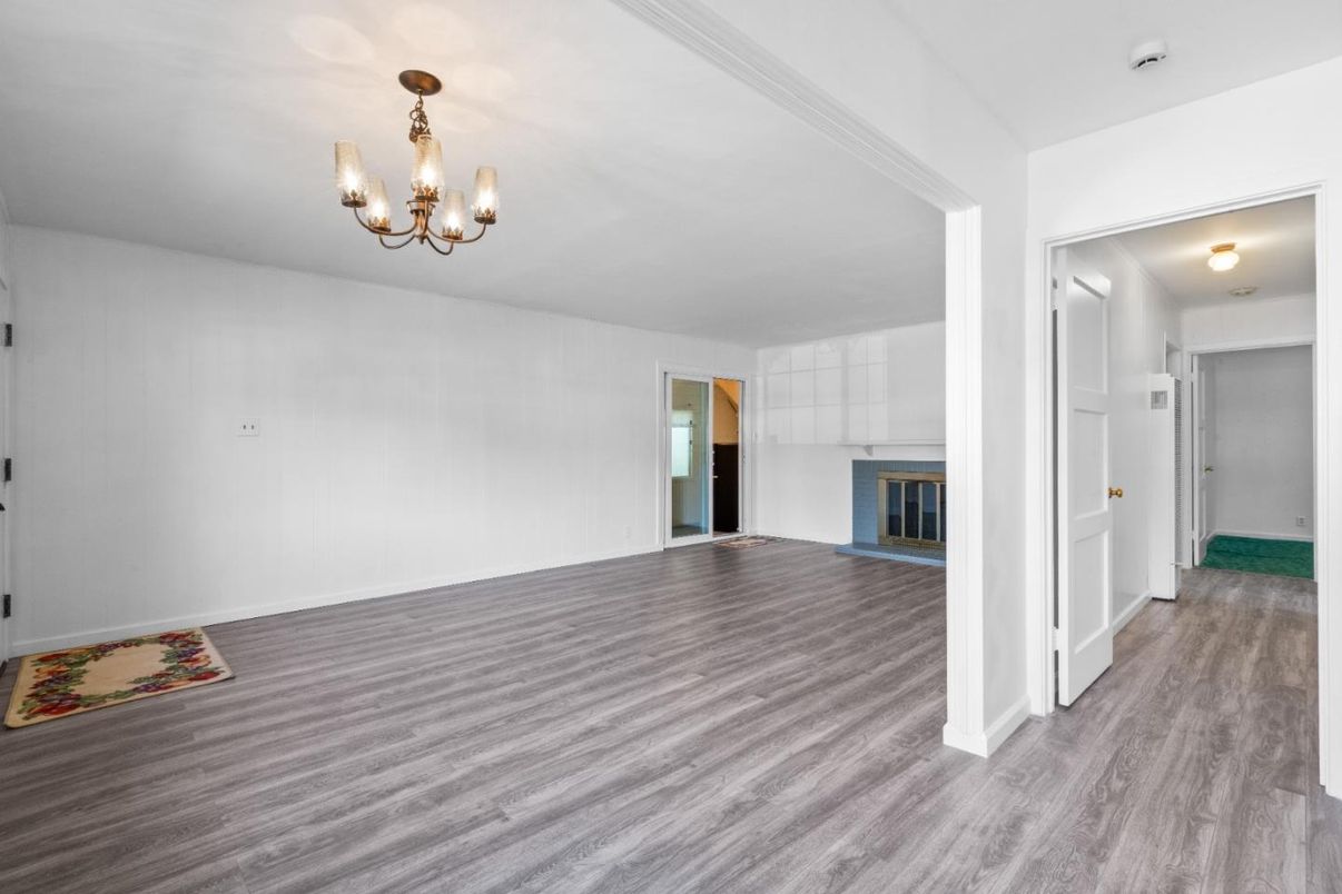 Chandelier, Empty room, Interior, Wood Texture Flooring