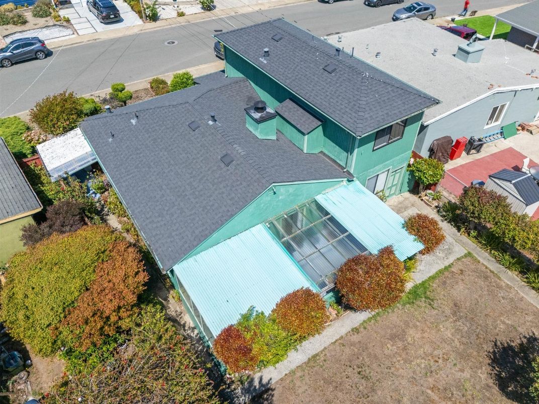 Exterior, Drone