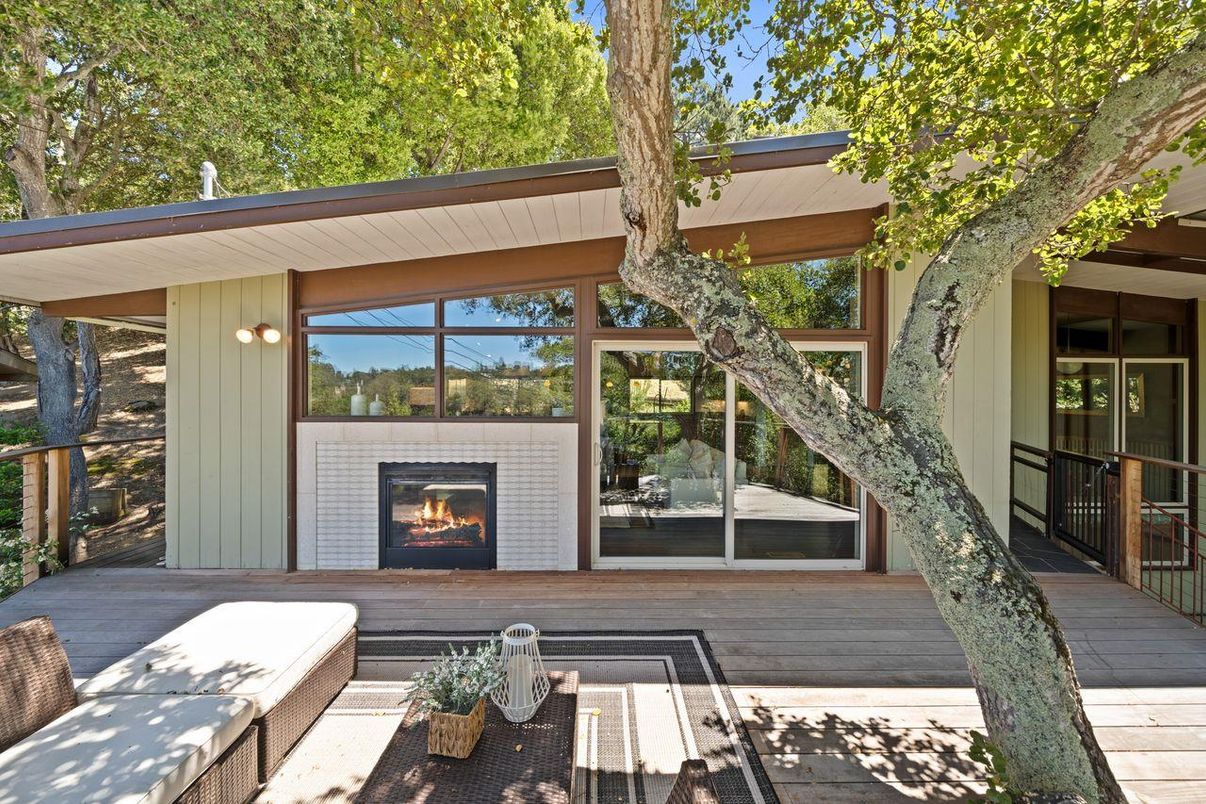 Exterior, Fireplace